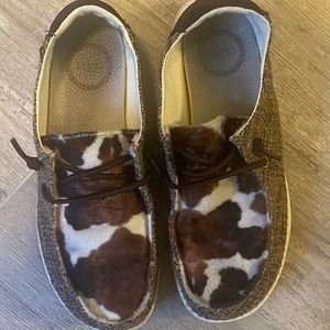 Hey dudes Wendy cow print brown size 8
